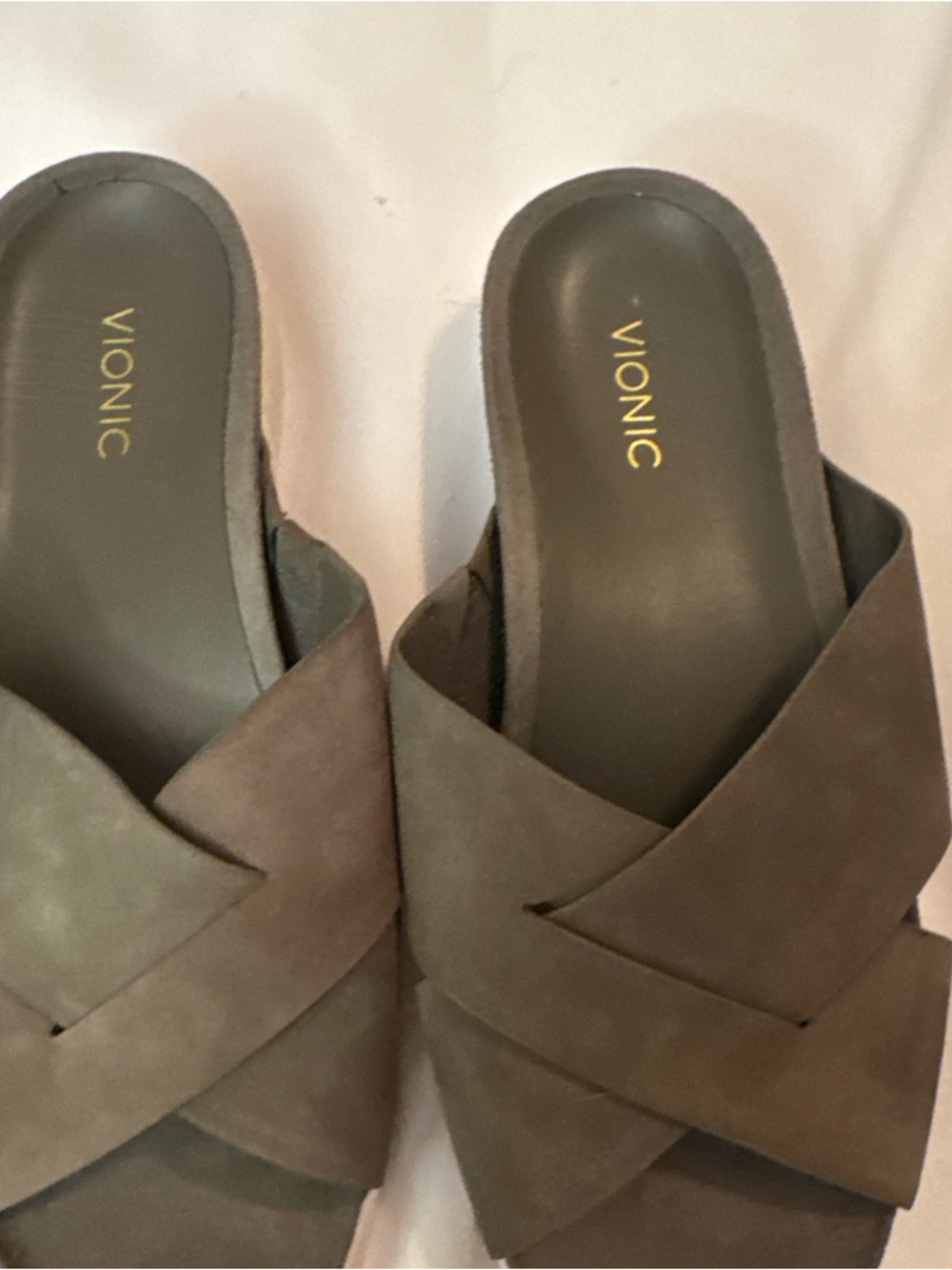 Vionic Splendid Lou Crisscross Slide Mules in Grau - Picture 2 of 10